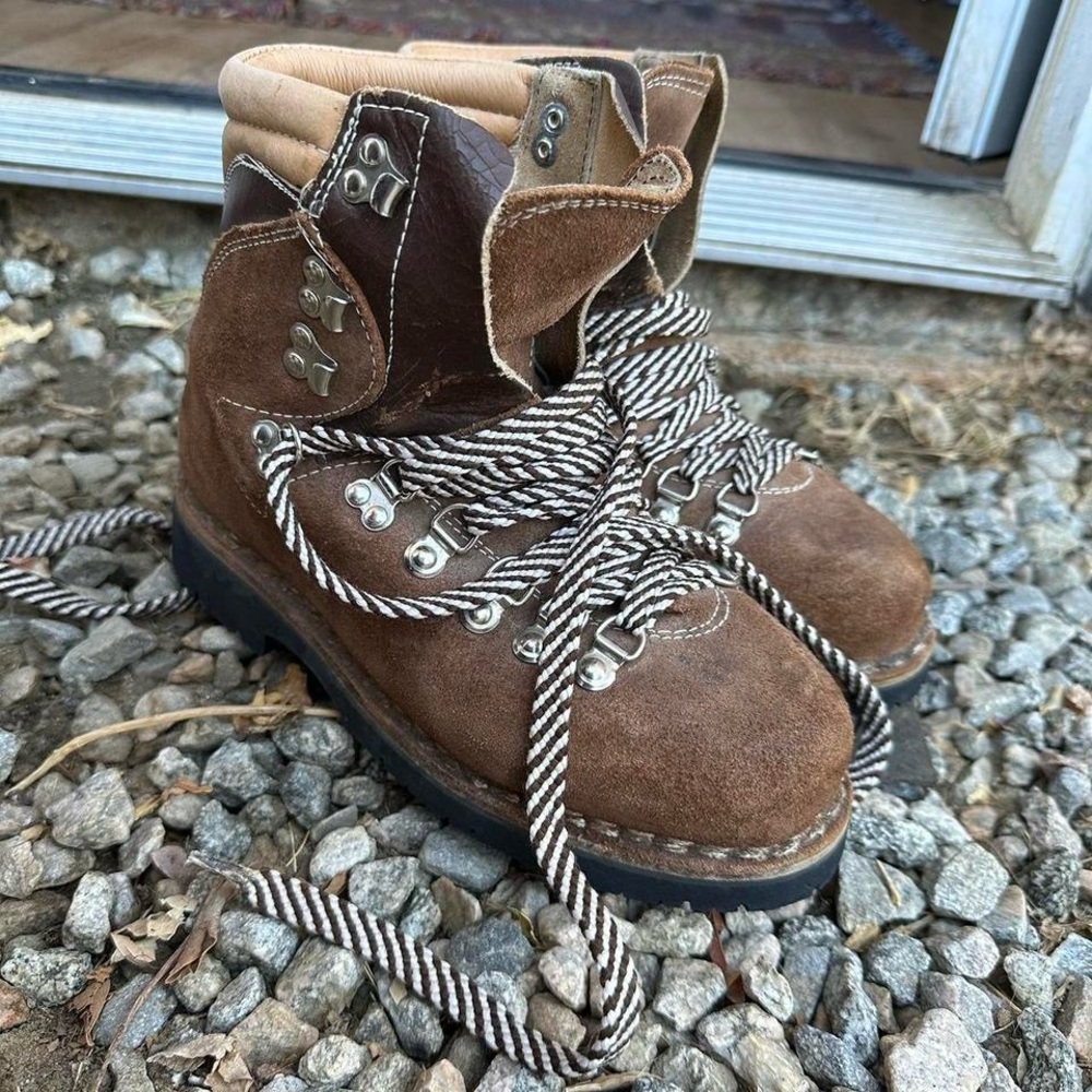 Vintage Thom McAn hiking boots